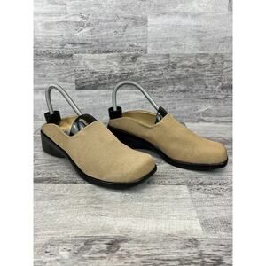 Cervelle Womens Beige Slip-On Comfort Shoes Size 8.5M